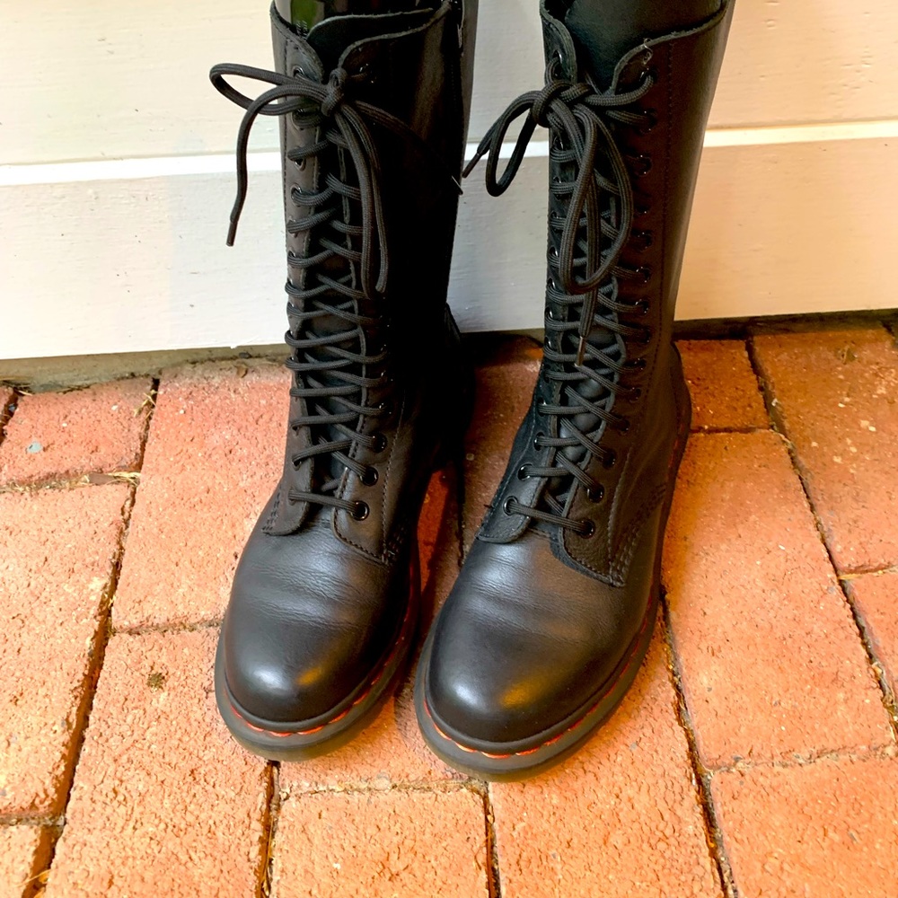 Dr. Martins 1B99 VIRGINIA LEATHER MID CALF BOOTS